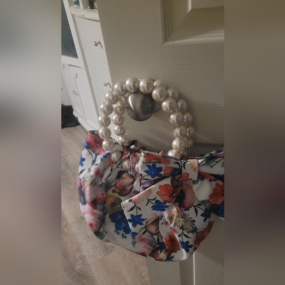 Cute flower purse - Picture 1 of 4